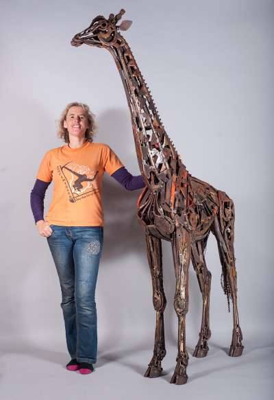 giraffe-and-harriet-lr